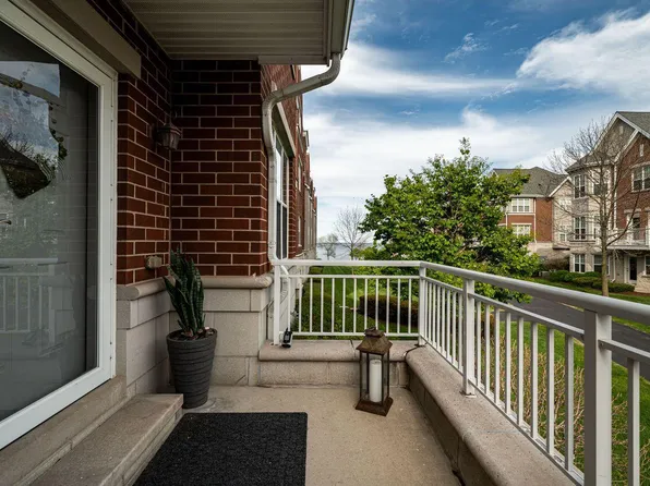 3870 S Lake DRIVE #1102, Saint Francis, WI 53235