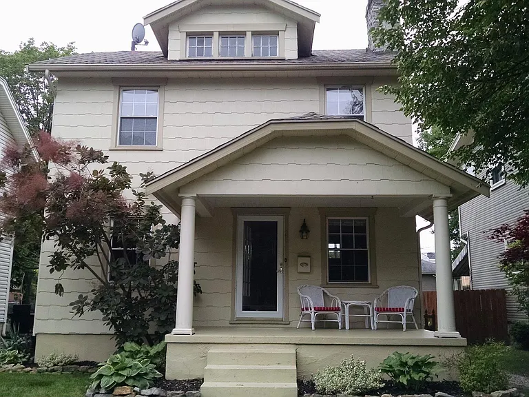 28 Triangle Ave — Photo 1