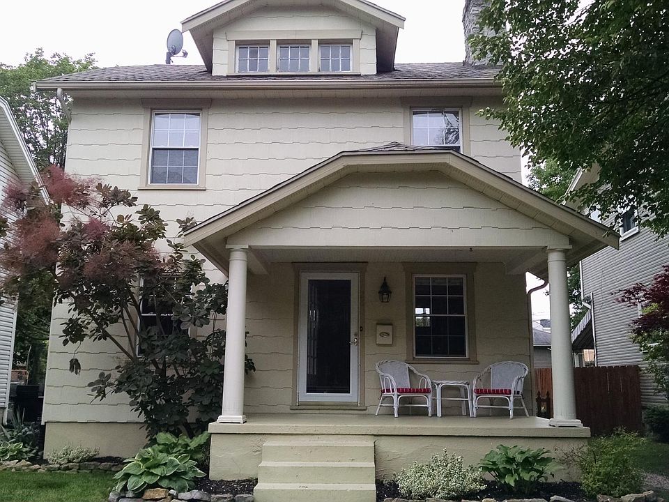 1st image of 28 Triangle Ave