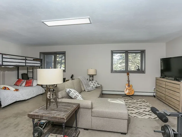 1 Mount Royal Dr — Photo 13
