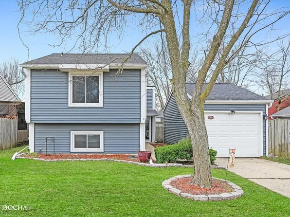 30W021 Danbury Dr, Warrenville, IL 60555