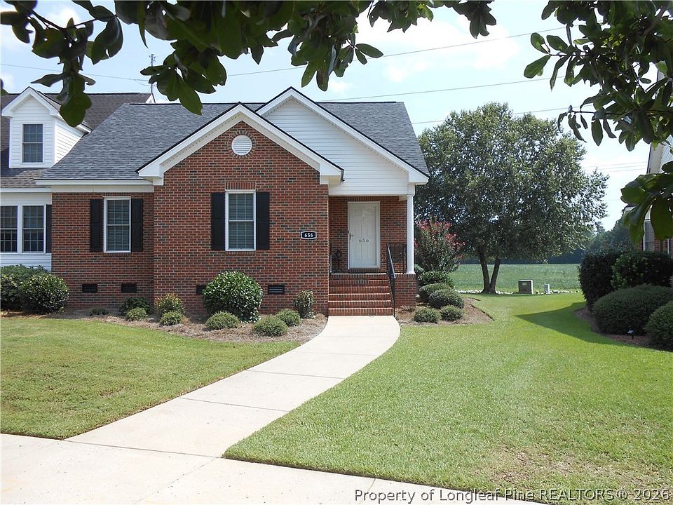 1st image of 656 Amberdale Cir W