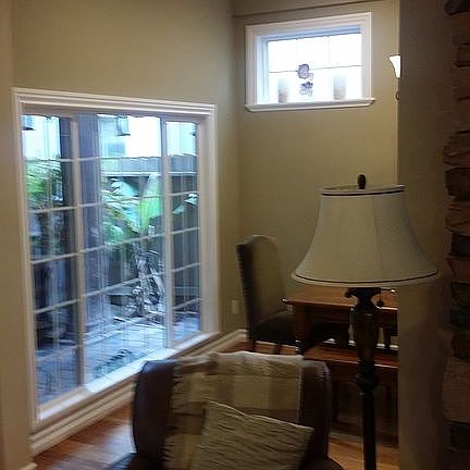 3rd image of 805 N Valley Dr
