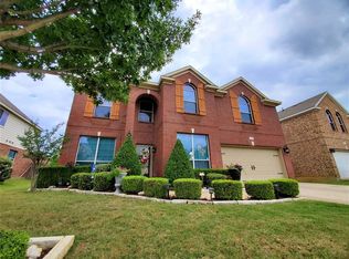 808 Sycamore St, Burleson, TX 76028