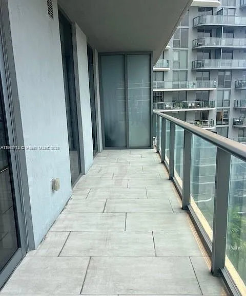121 NE 34th St — Photo 6
