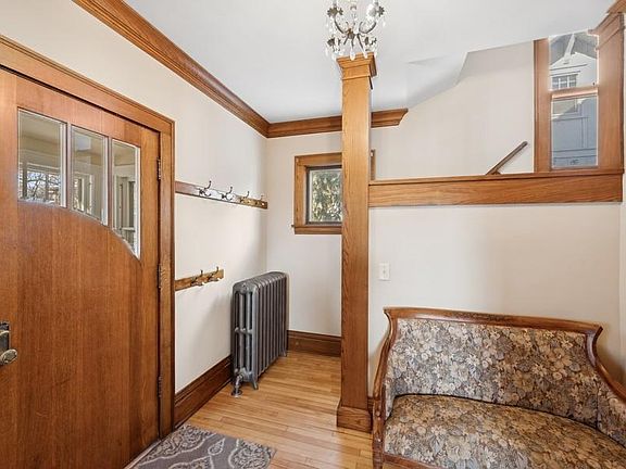 3rd image of 4121 Harriet Ave