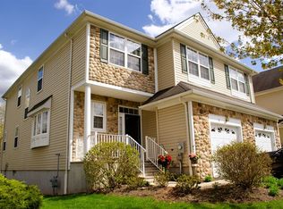 56 Scarlet Oak Dr, Princeton, NJ