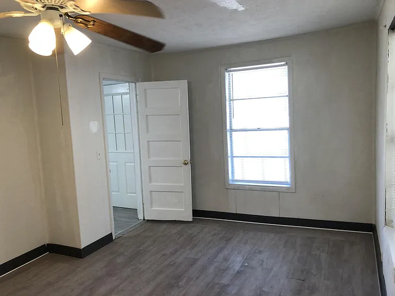 116 W College Ave — Photo 9