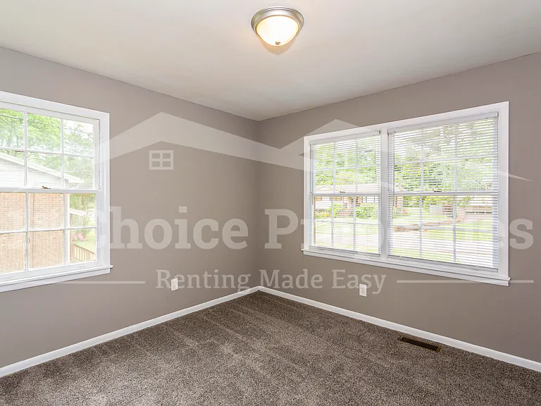 3355 Crescent Dr — Photo 16