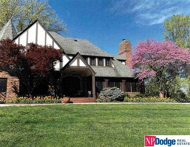 2402 S 103rd St, Omaha, NE, 68124
