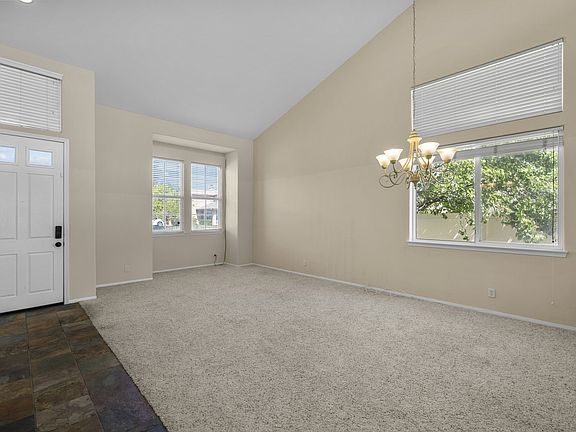 5th image of 42302 Sunnyslope Dr
