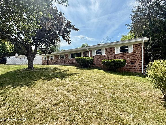4th image of 6124 Kirbury Ln