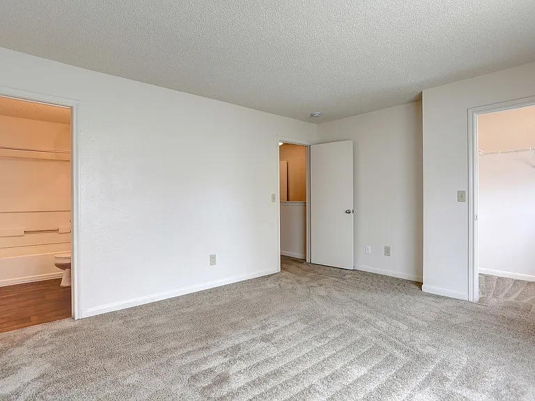 Rutherford Pointe Townhomes — Photo 12