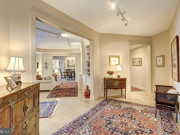 3rd image of 5610 Wisconsin Ave APT 1606