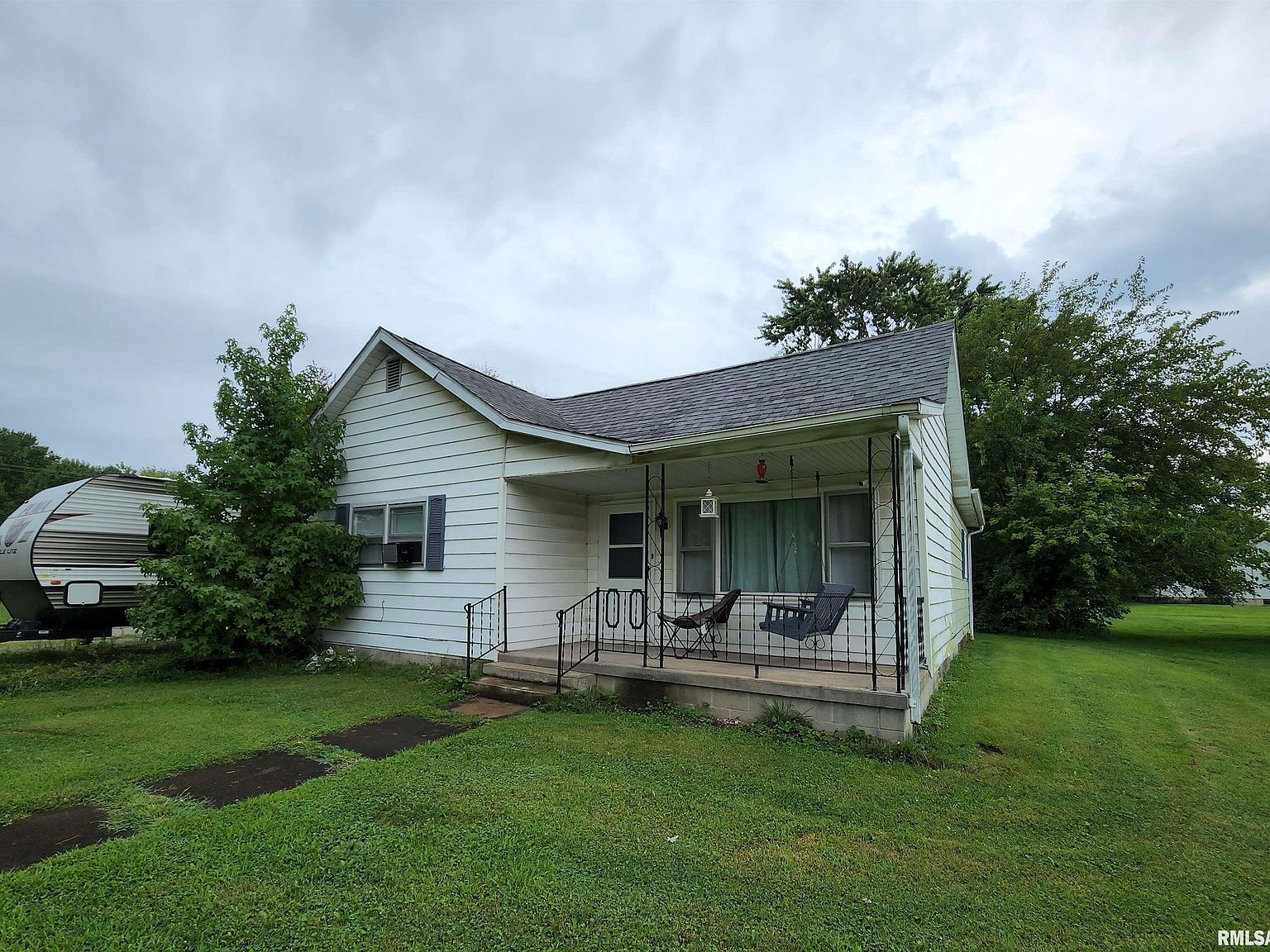 106 S 4th St, Dahlgren, IL 62828 Zillow