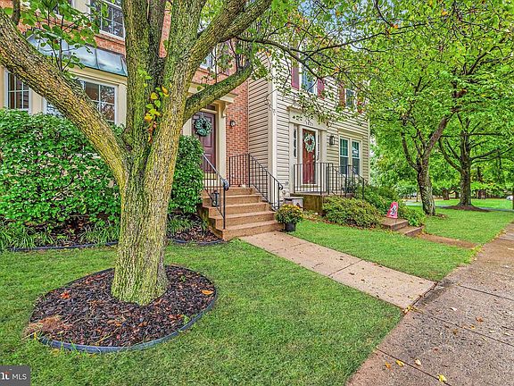 3rd image of 5823 Westwater Ct