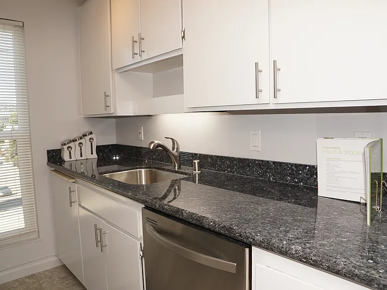 150 Pearl St #101 — Photo 7