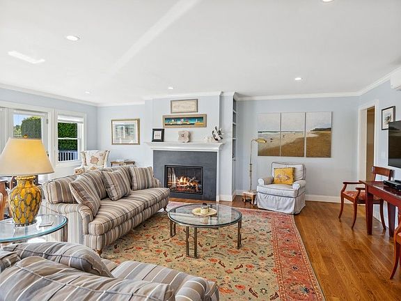 3rd image of 155 Essex St