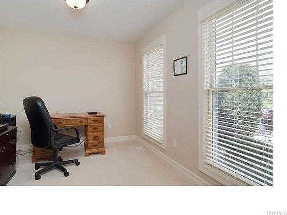 3rd image of 1304 Majestic Woods Dr