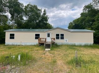 9550 NE Peoples Rd, Edmore, MI 48829