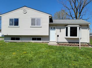 15201 Spruce Ct, Romulus, MI 48174