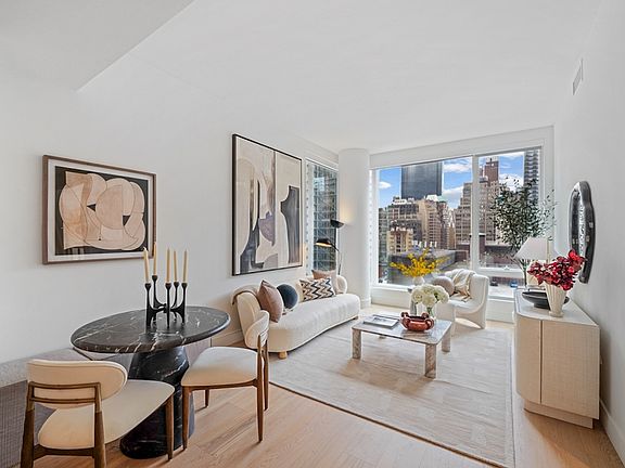3rd image of 312 W 43rd St #15B