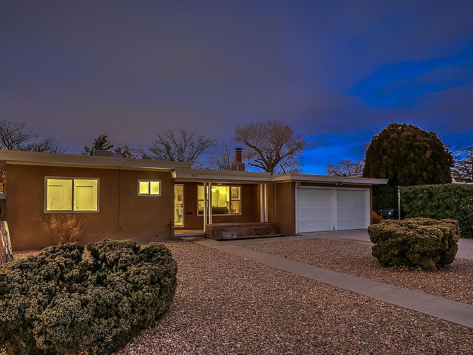 1st image of 3611 Calle Del Sol NE