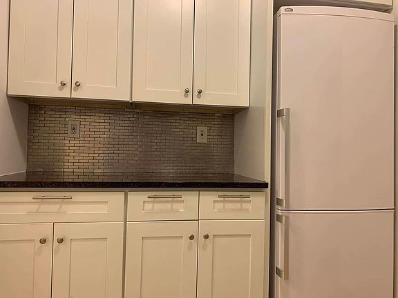 5th image of 172 E 91st St APT 4D