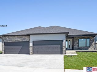 7848 Nicole Ln, Lincoln, NE 68516