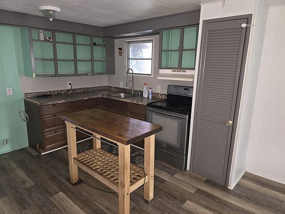 3rd image of 335 1st Ave N
