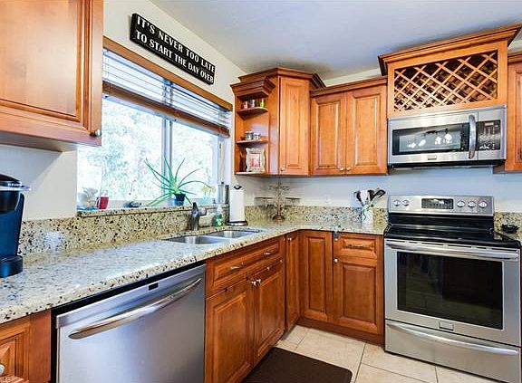 3rd image of 6521 Duquesne Dr
