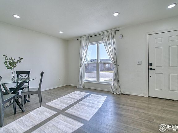 5th image of 611 Glenwood Dr
