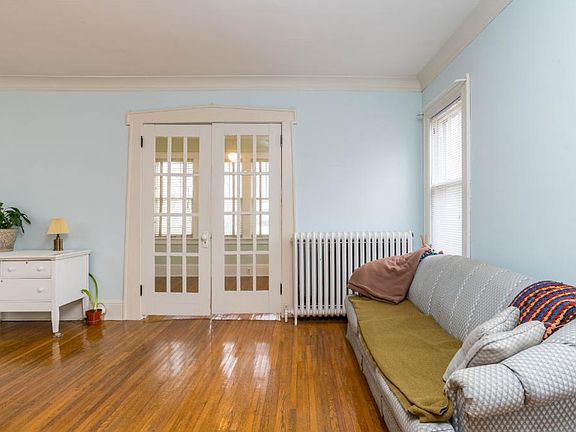 3rd image of 3119 Dupont Ave N