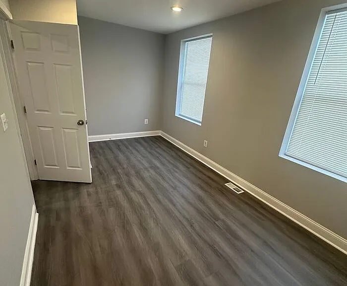 2400 Shirley Ave — Photo 6