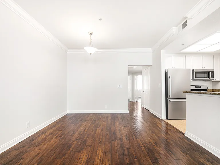 4560 Coldwater Canyon Ave #303 — Photo 14
