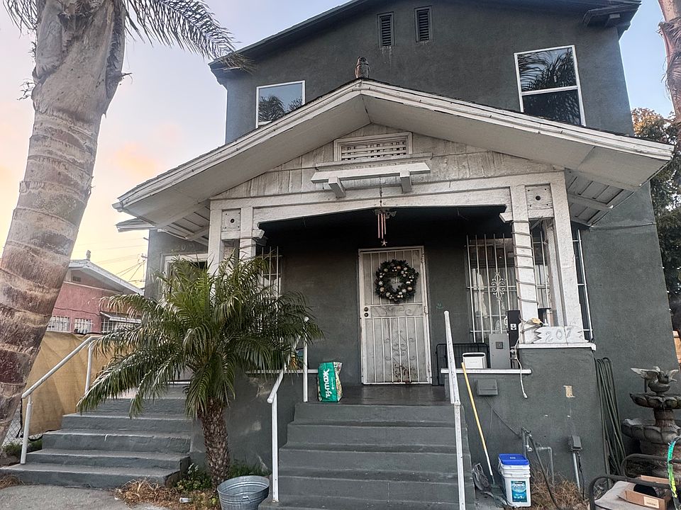 1st image of 207 W 85th Pl