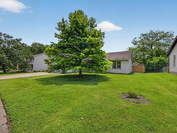 3rd image of 4406 E Carrington Ct