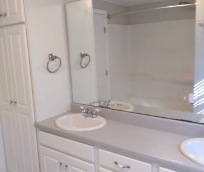 13 Jones Ave — Photo 6