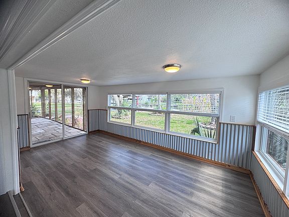 5th image of 455 NW 14th Pl
