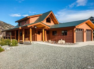 14 Frontage Rd, Pateros, WA 98846