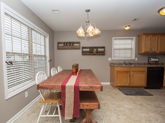 5th image of 980 Cindy Jo Ct