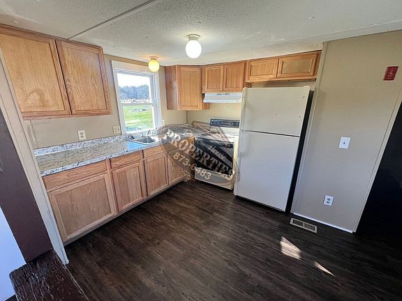 4th image of 1598 Hill Rd