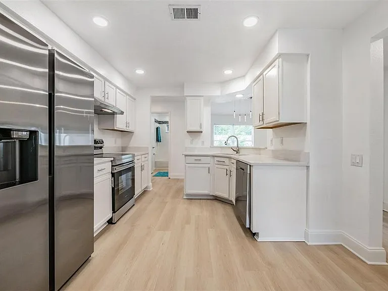 4208 Pine Isle Dr — Photo 7
