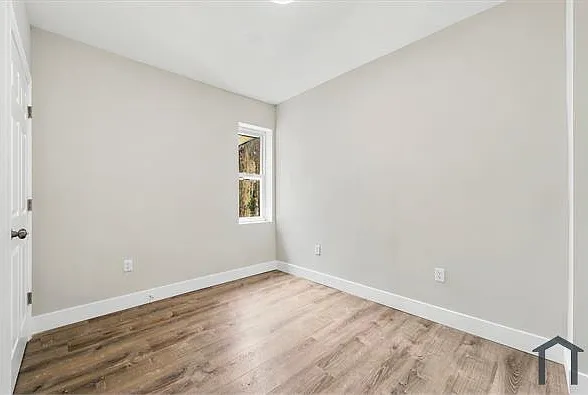 2310 Tasker St — Photo 11