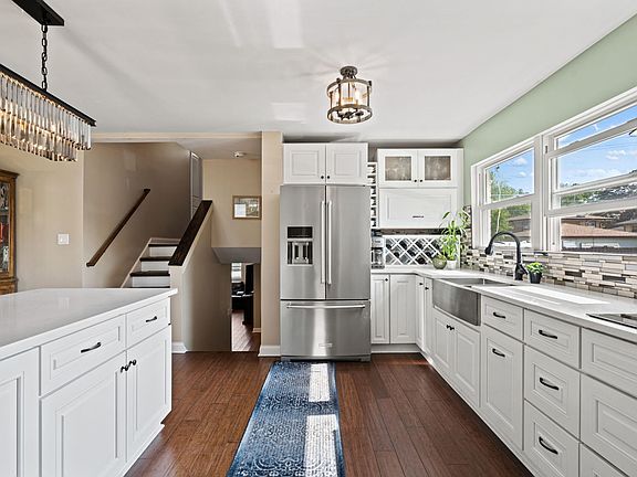 4th image of 8821 Congress Park Ave