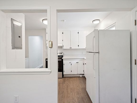 4th image of 114 Estes Dr #A