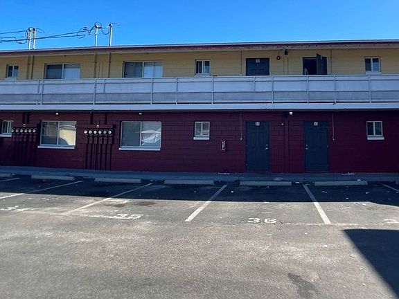 3rd image of 3007 Country Ln #34