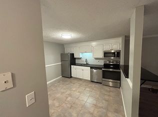 145 Essex Ave APT 306, Gloucester, MA 01930