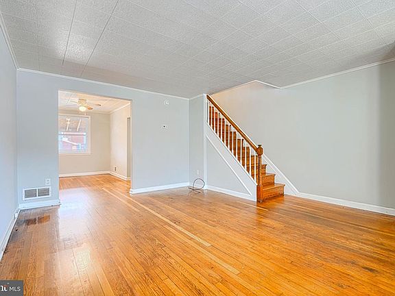 3rd image of 2073 Jasmine Rd