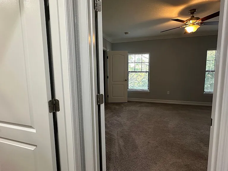 3720 Messina Dr — Photo 38